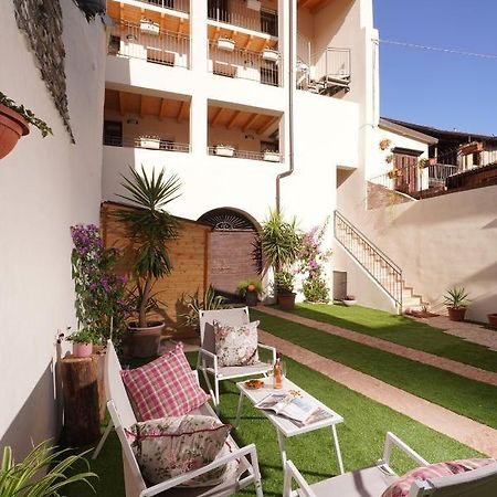 Apartments Villa Bougainville サン・フェリーチェ・デル・ベナーコ エクステリア 写真