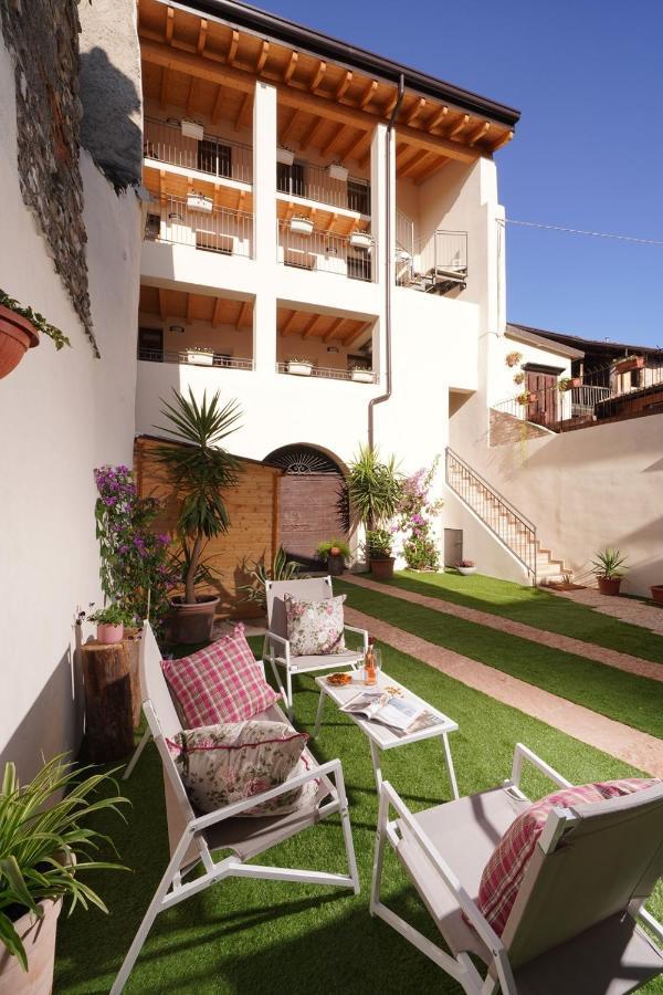 Apartments Villa Bougainville サン・フェリーチェ・デル・ベナーコ エクステリア 写真