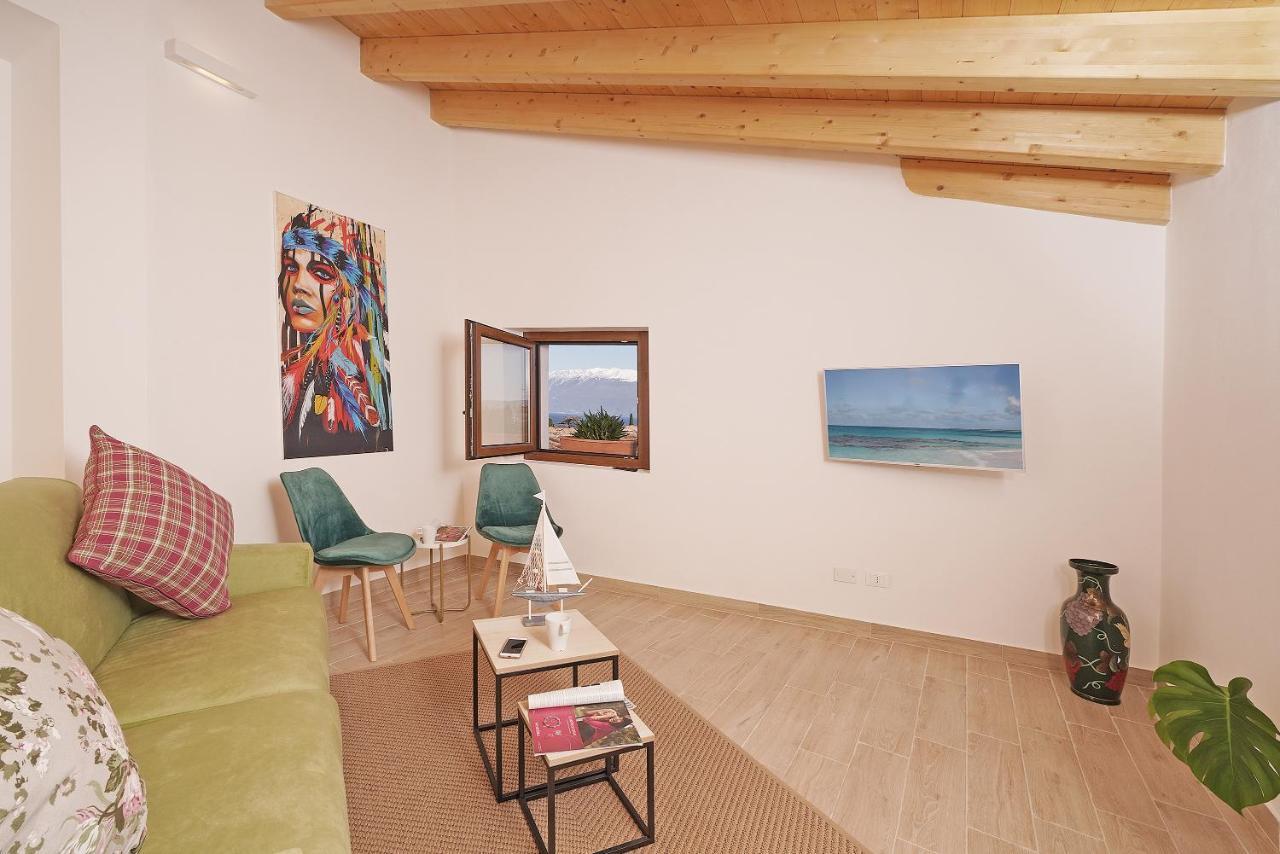 Apartments Villa Bougainville サン・フェリーチェ・デル・ベナーコ エクステリア 写真