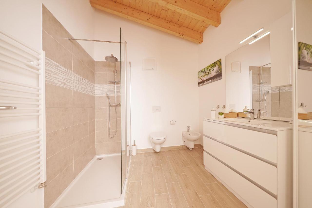 Apartments Villa Bougainville サン・フェリーチェ・デル・ベナーコ エクステリア 写真