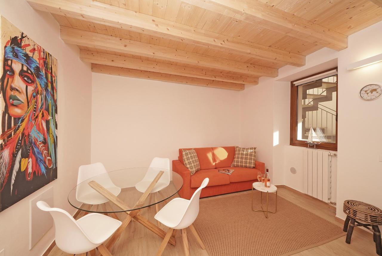 Apartments Villa Bougainville サン・フェリーチェ・デル・ベナーコ エクステリア 写真