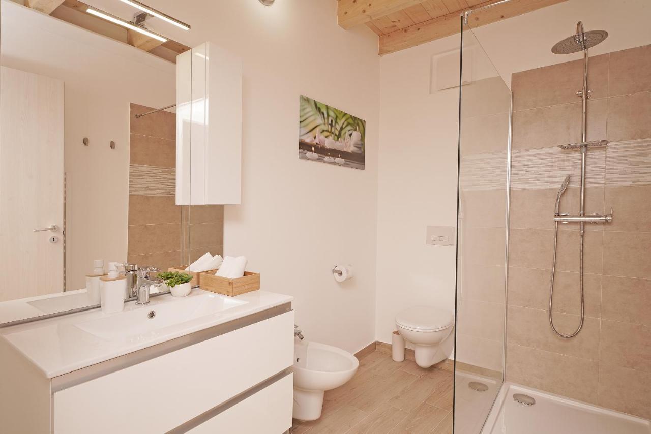 Apartments Villa Bougainville サン・フェリーチェ・デル・ベナーコ エクステリア 写真
