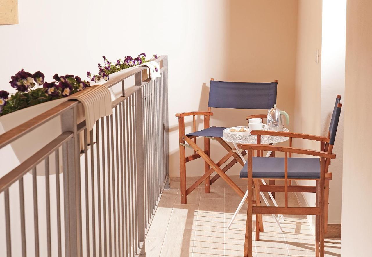 Apartments Villa Bougainville サン・フェリーチェ・デル・ベナーコ エクステリア 写真