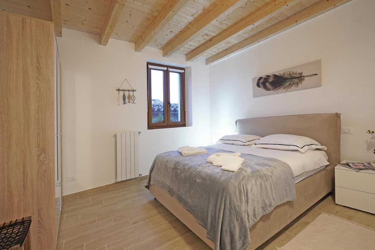 Apartments Villa Bougainville サン・フェリーチェ・デル・ベナーコ エクステリア 写真