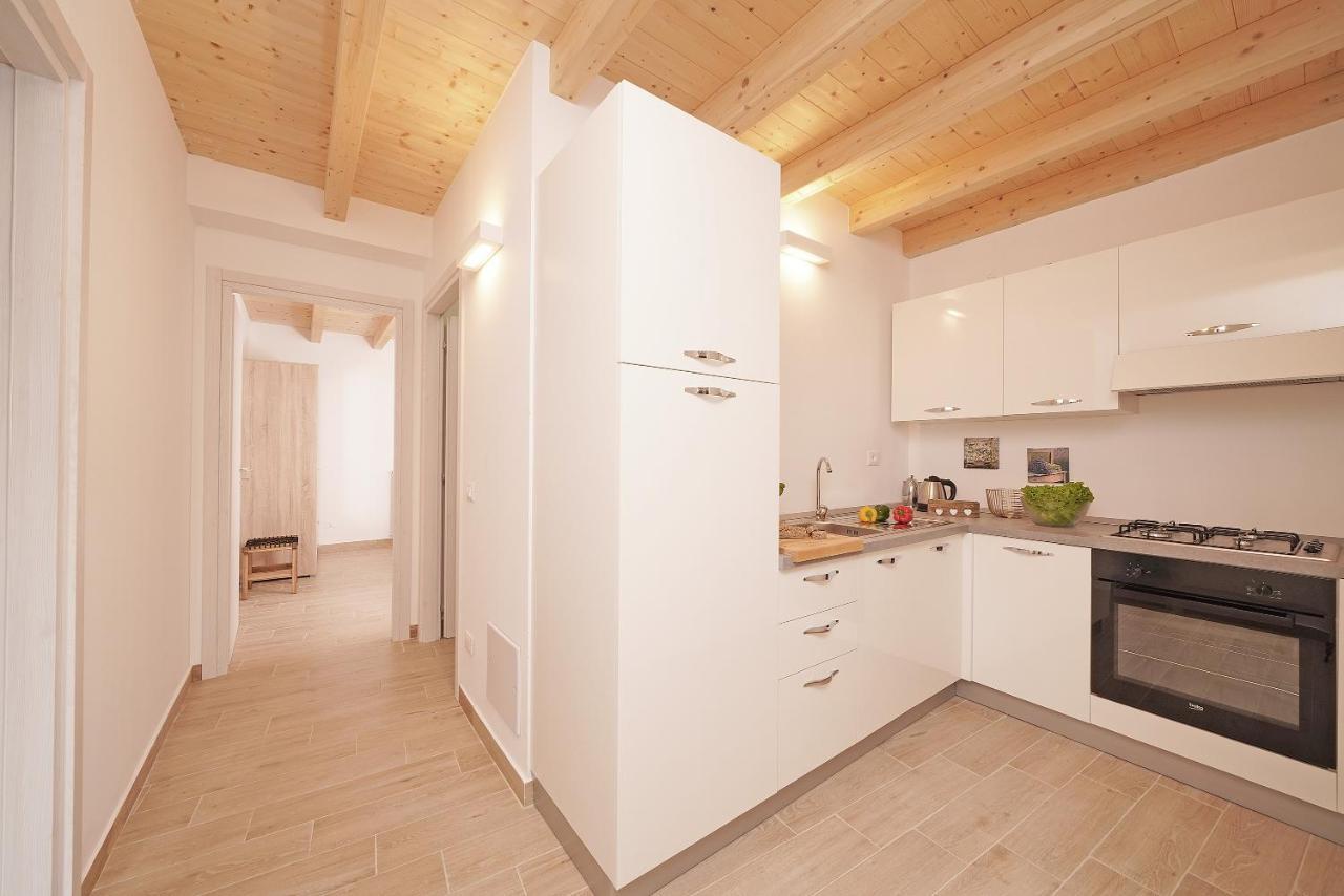 Apartments Villa Bougainville サン・フェリーチェ・デル・ベナーコ エクステリア 写真