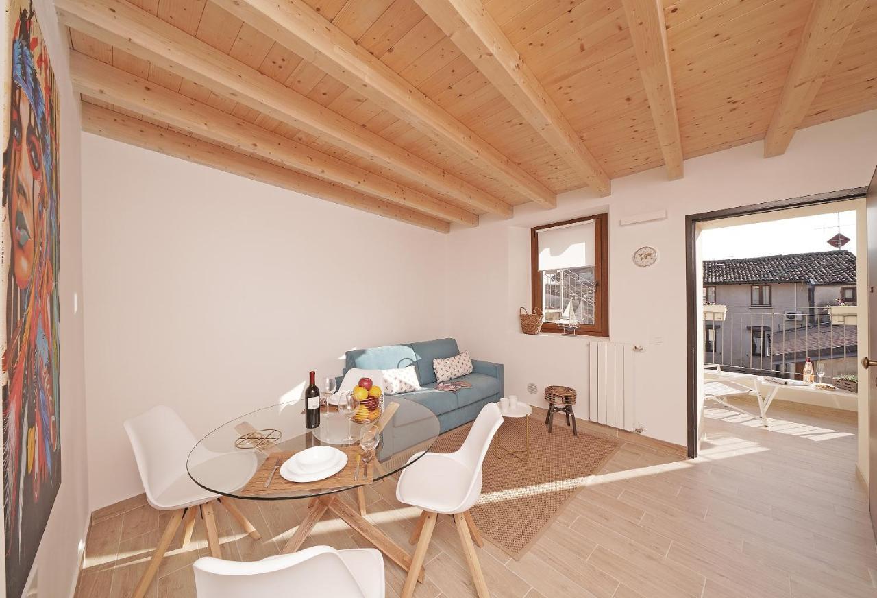 Apartments Villa Bougainville サン・フェリーチェ・デル・ベナーコ エクステリア 写真