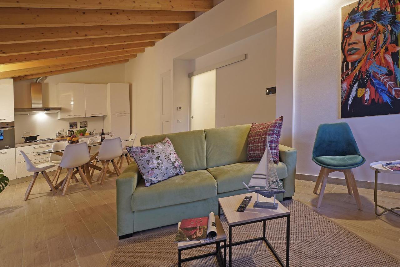 Apartments Villa Bougainville サン・フェリーチェ・デル・ベナーコ エクステリア 写真