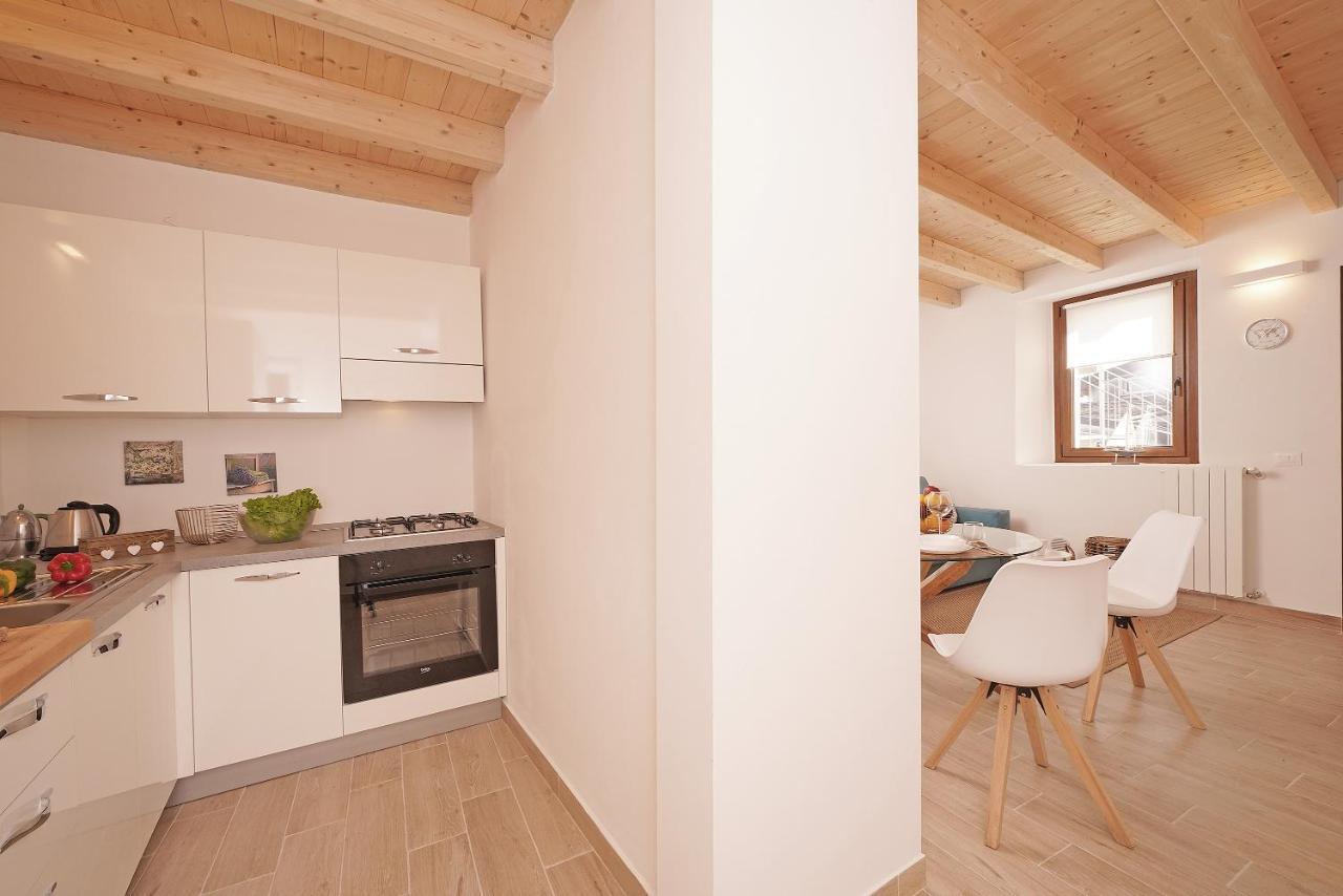 Apartments Villa Bougainville サン・フェリーチェ・デル・ベナーコ エクステリア 写真