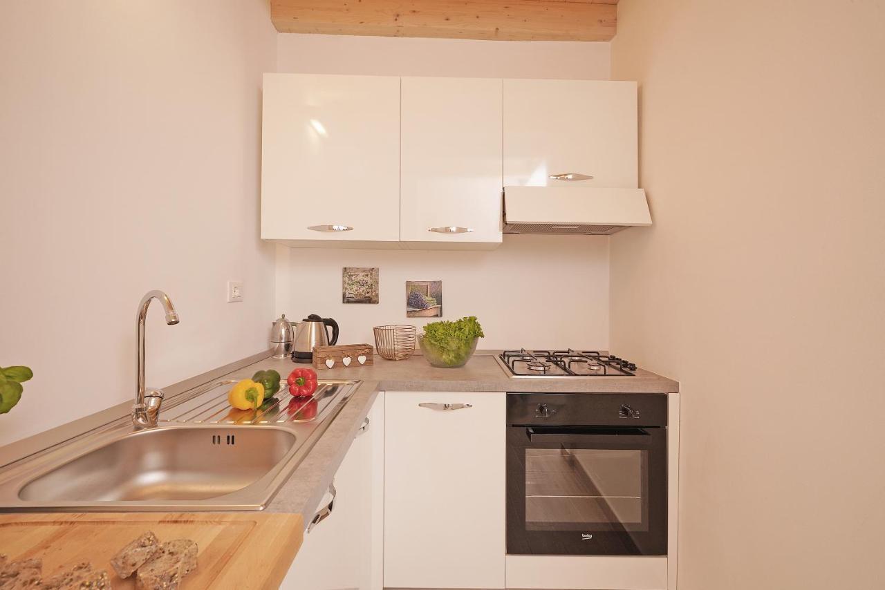 Apartments Villa Bougainville サン・フェリーチェ・デル・ベナーコ エクステリア 写真